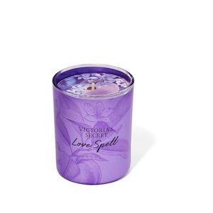 Love spell Scent in Fresh Candle